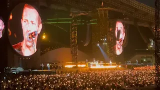 Coldplay - Yellow (Live in Bangkok 2024)