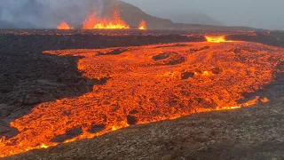 Lava breaks down from the upper platform!! Massive lava spillover on Aug 5, 2022, Iceland.