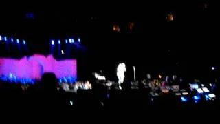 Josh Groban begining duet with Fan