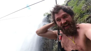 Crazy Russian Waterfall Jump. Вова Ветер