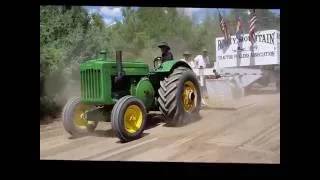 Antique John Deere Tractor Pulling. The last 20 or 30 feet.