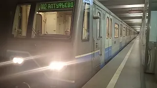 метропоезд Ока уезжает со станции Владыкино
