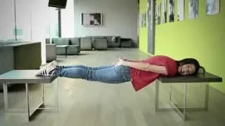 Planking zwischen zwei Tischen - Viola will's wissen | DGST | SRF