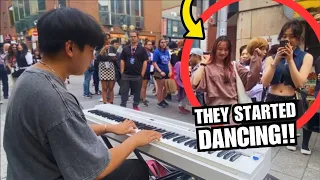 Everyone recognizes this TIKTOK song on public piano