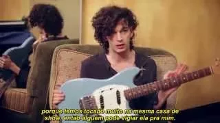 Matthew Healy fala sobre Fender Mustangs (Legendado - PT)