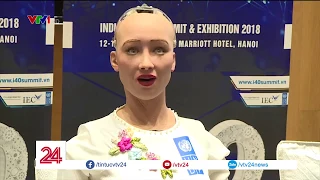 Robot tuyên bố hủy diệt loài người Sophia trả lời phỏng vấn của VTV24 - Tin Tức VTV24