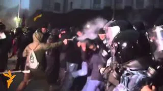 Столкновения возле Кабинета Министров. Восресенье, 24 ноября