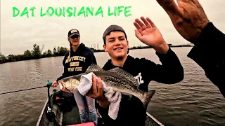 Catching Beautiful SPECKLED TROUT with DAT Crew!