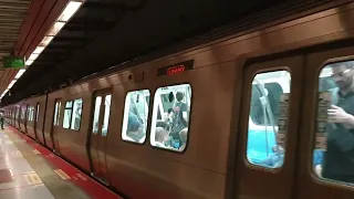 [Istanbul] 이스탄불 지하철 M2 탁심역 예니카프역 방면 열차 진입,발차영상 M2 İstanbul metrosu istasyonu Taksim