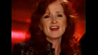 Bonnie Raitt - Love Sneakin' Up On You [HQ]