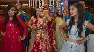 Surprise Bride Entry in Wedding | Bride Entry Songs | Indian Wedding 2022 | Bridesmaids Dance