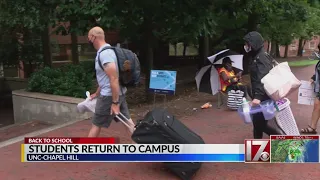 UNC-Chapel Hill students move back in dorms amid COVID-19