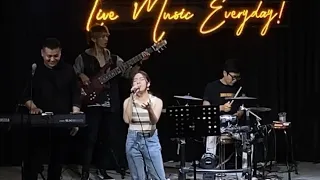 Matahariku (Agnez Mo) cover by Sunflower at Rooftop Coffee Uber : Live Music Everyday