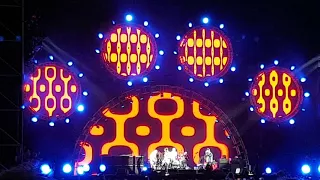 Red Hot Chili Peppers - Around the World (live)