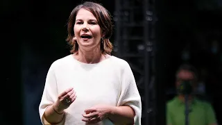 Grüner Wahlkampf: Annalena Baerbock auf dem Wilhelmplatz in Nippes