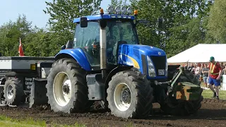 New Holland TG285 in front of the sledge at pulling arena | Tractor Pulling Denmark