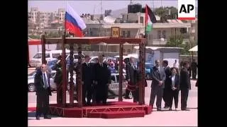 Russian president arrives in Ramallah, visits Arafat's grave