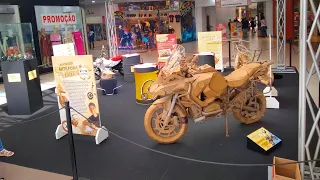 AS MOTOS ESTÃO EM EXPOSIÇÃO NO SHOPPING