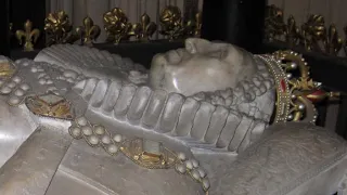 Queen Elizabeth I burial tomb at Westminster Abbey London 1603