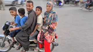 🇵🇰 🏍 KARACHI PAKISTAN, WALKING TOUR, 😱 5 PEOPLE ON 1 MOTORBIKE 😱, KARACHI CITY WALK, KARACHI TRAFFIC