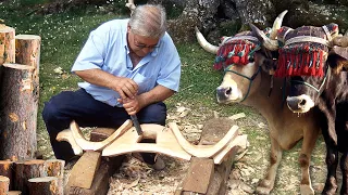 Handmade YOKE with a WOODEN TRUNK. Manual carving of this agricultural piece by an expert