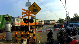 Railroad Crossing Indonesia I Kereta Api Petikmas dan Kaligung