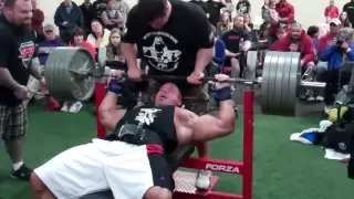 Stan Efferding Bench Pressing 500 Pounds for 7 Reps + 1 Assisted