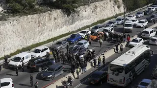 Теракт в пригороде Иерусалима: вооруженные палестинцы обстреляли машины на автотрассе