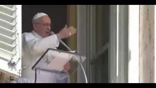 PAPA FRANCESCO BENEDICE MISSIONE CAMMINO NEOCATECUMENALE