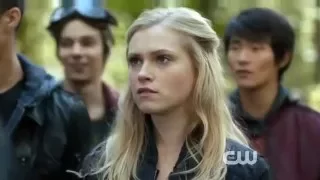 The 100 1x01 Murphy and Wells fight, Finn stops them