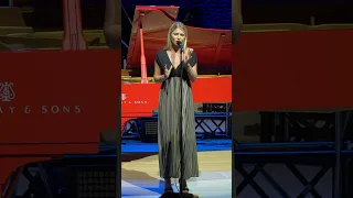 Nicole Cross emotionale live performance | Channel Aid Concerts #shorts