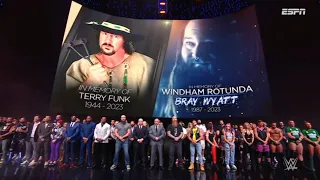 Homenaje en Memoria de Bray Wyatt (Windham Rotunda) - WWE SmackDown 25 de Agosto 2023 Español Latino