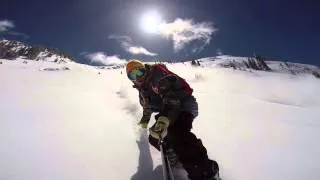 Snowboarder out-runs a massive Avalanche in the Backcountry