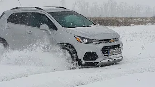 Chevrolet Trax 2018 offroad (Opel Mokka/Buick Encore)playing in deep and wet snow2021. icy uphill!