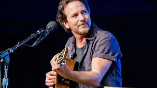 Eddie Vedder - 1994 at Carnegie Hall, NYC - Let My Love Open the Door