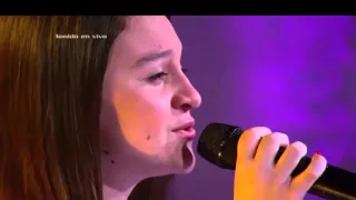 Oriana Olarte - Bart Begeleidt ( All Of Me -The Voice Kids )