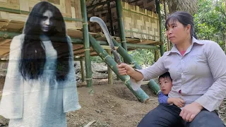 Bamboo House 2024: Single mother in danger in the green forest - Building a life in the forest