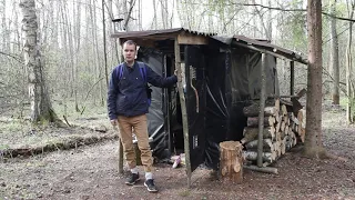 Проведал свой лесной домик и построил земляную печь.