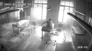 كاميرات المراقبة ترصد عودة "جثّة" إلى الحياة داخل مشرحة في روسيا#وكالة_ثقة