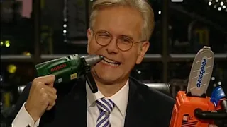 Die Harald Schmidt Show - 1167 - 2002-11-20 - Bibiana Ballbè Serra, Harald geht über Lego