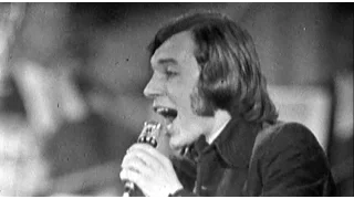 Karel Gott - Žaluju ptákům (When We Were Young) live 1970