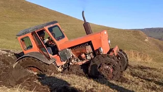 TRACTOR T40 IS IN THE SWAMP AND BELARUS TRACTOR COME TO THE HELP