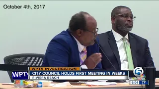 City council holds first meeting in weeks