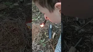 CHAR CLOTH in 15 SECONDS – Bushcraft Firelighting "HOW TO" | Full video link in comments #bushcraft