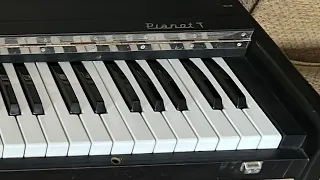 Hohner Pianet T Classic Analog Electric Piano 1977 Demo - Electro Mechanical Keyboard