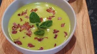 Simple pea soup with a twist