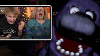Tommy's MUM Plays Fight Nights At Freddy's & Almost Dies...