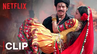 Bhaago Funny Scene | Shahrukh Khan, Deepika Padukone | Om Shanti Om | Netflix India