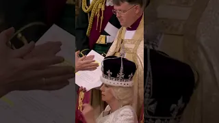 Camilla is crowned with the Queen Mary's crown | GMA