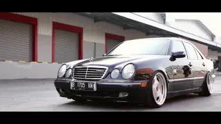 Mercedes Benz w210 on lehrmeister. / Stacked video coverage